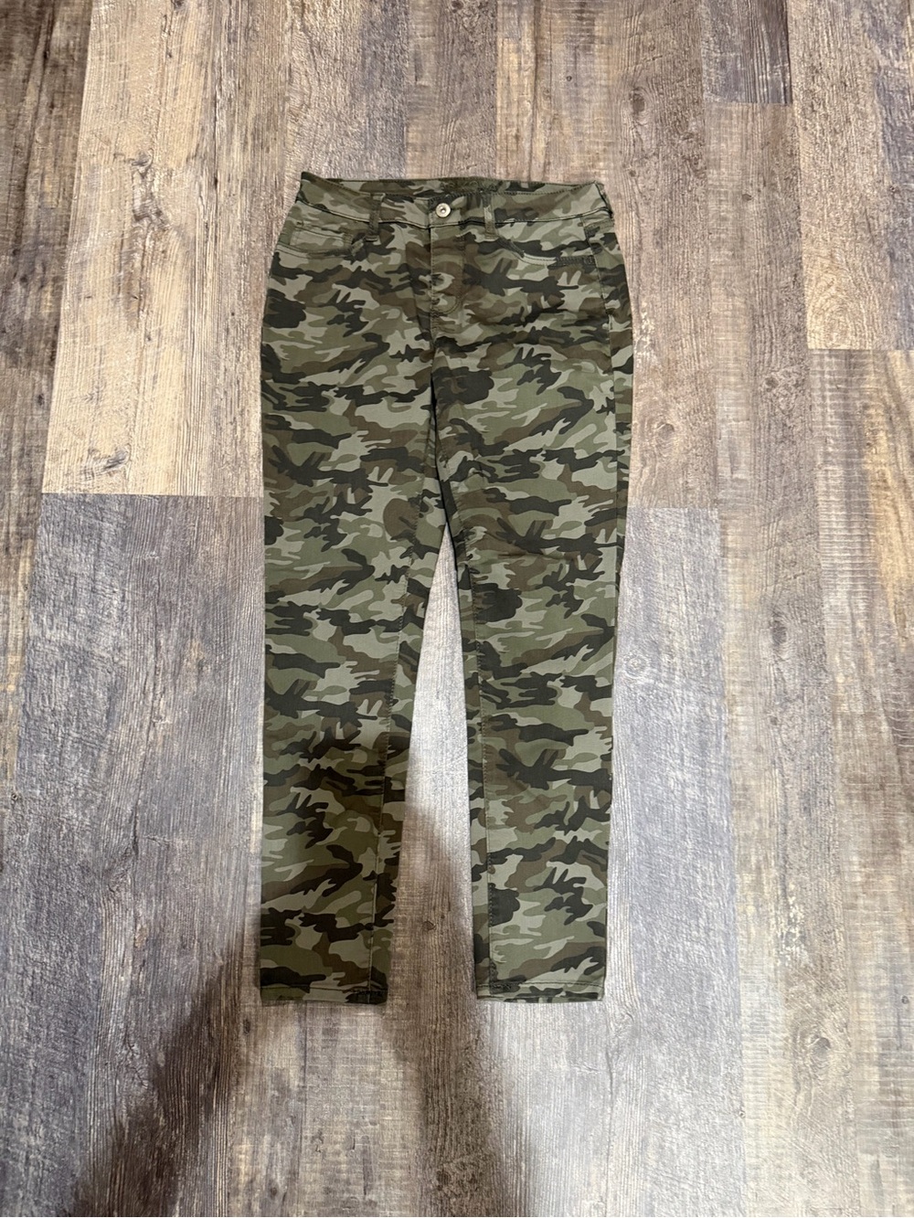 Arizona Jean Company Women's Camo Trousers - Olive Green